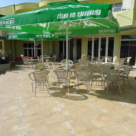 Hotel Marina Kiten  Extérieur photo