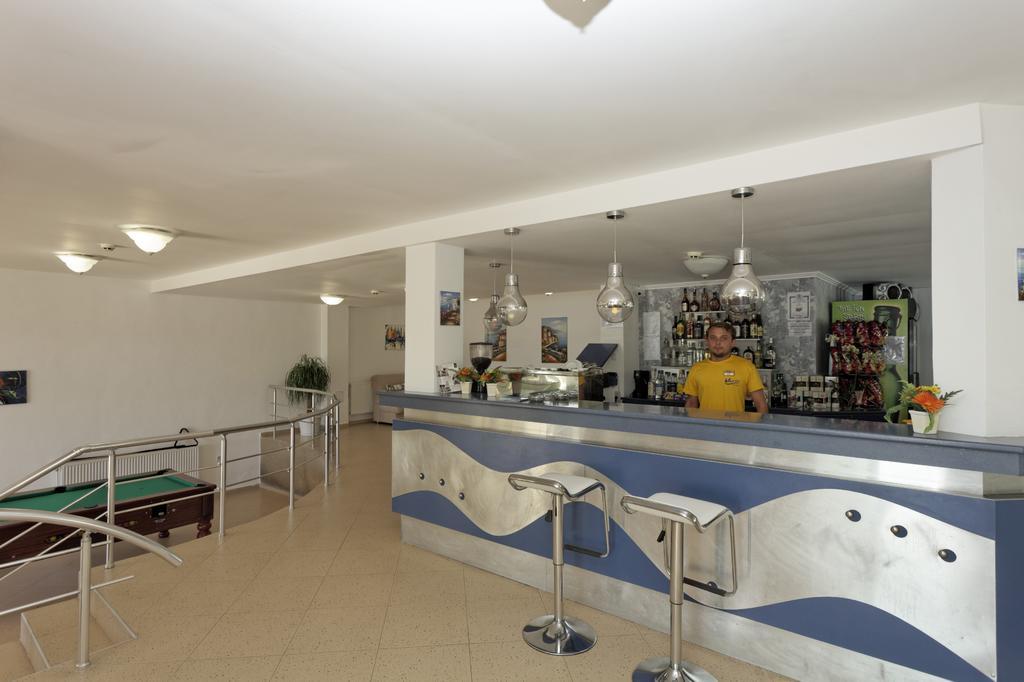 Hotel Marina Kiten  Extérieur photo