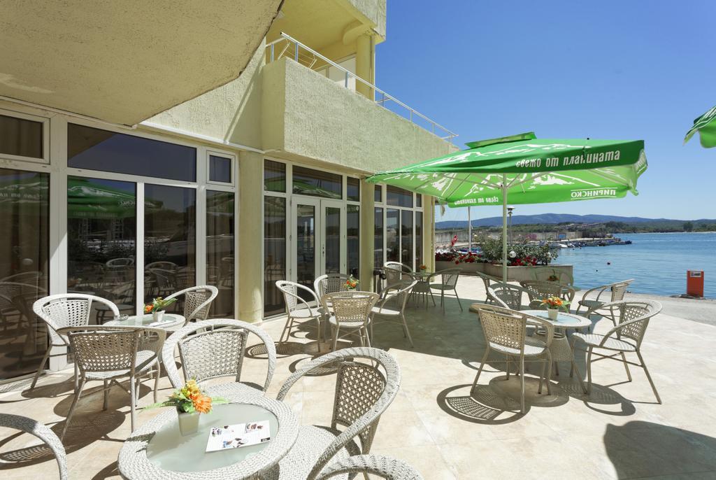 Hotel Marina Kiten  Extérieur photo