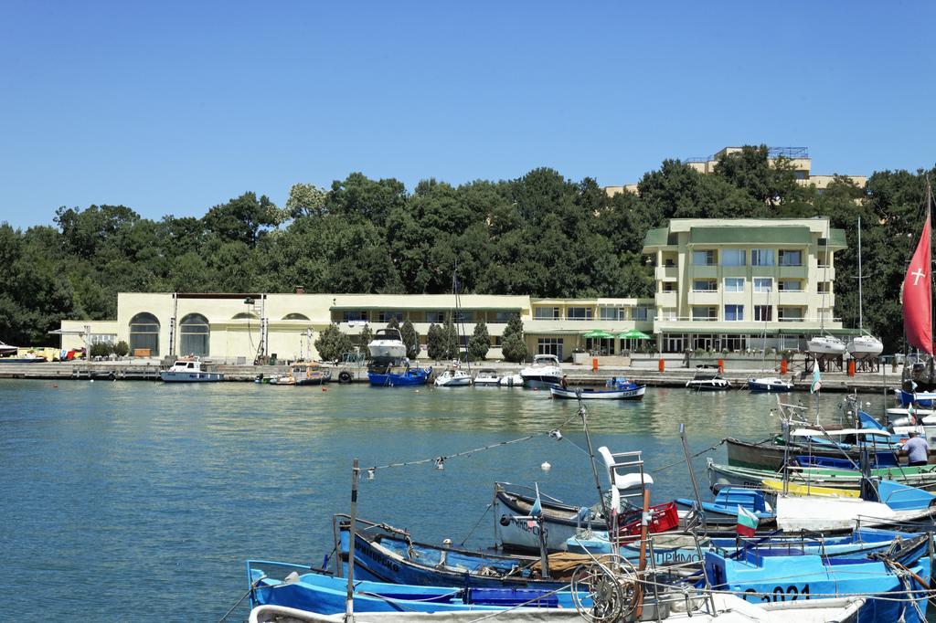 Hotel Marina Kiten  Extérieur photo