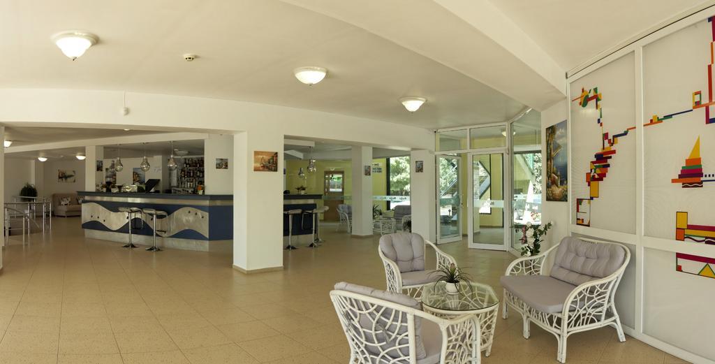 Hotel Marina Kiten  Extérieur photo