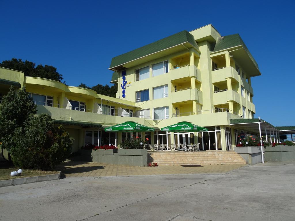 Hotel Marina Kiten  Extérieur photo