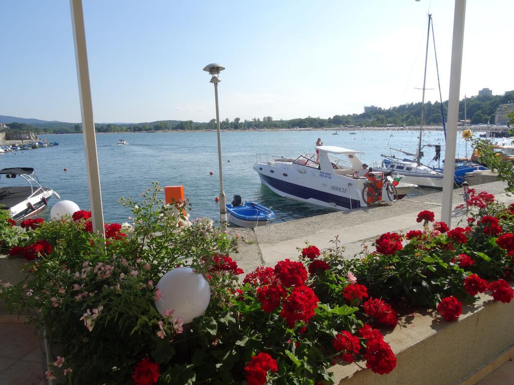 Hotel Marina Kiten  Extérieur photo