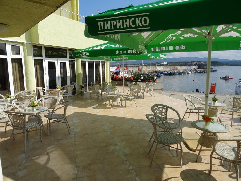Hotel Marina Kiten  Extérieur photo