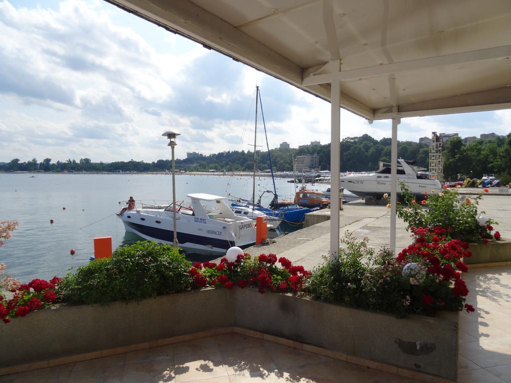 Hotel Marina Kiten  Extérieur photo