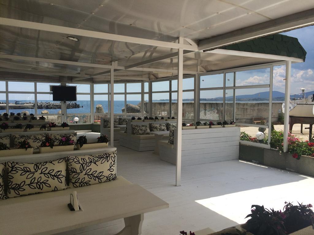 Hotel Marina Kiten  Extérieur photo