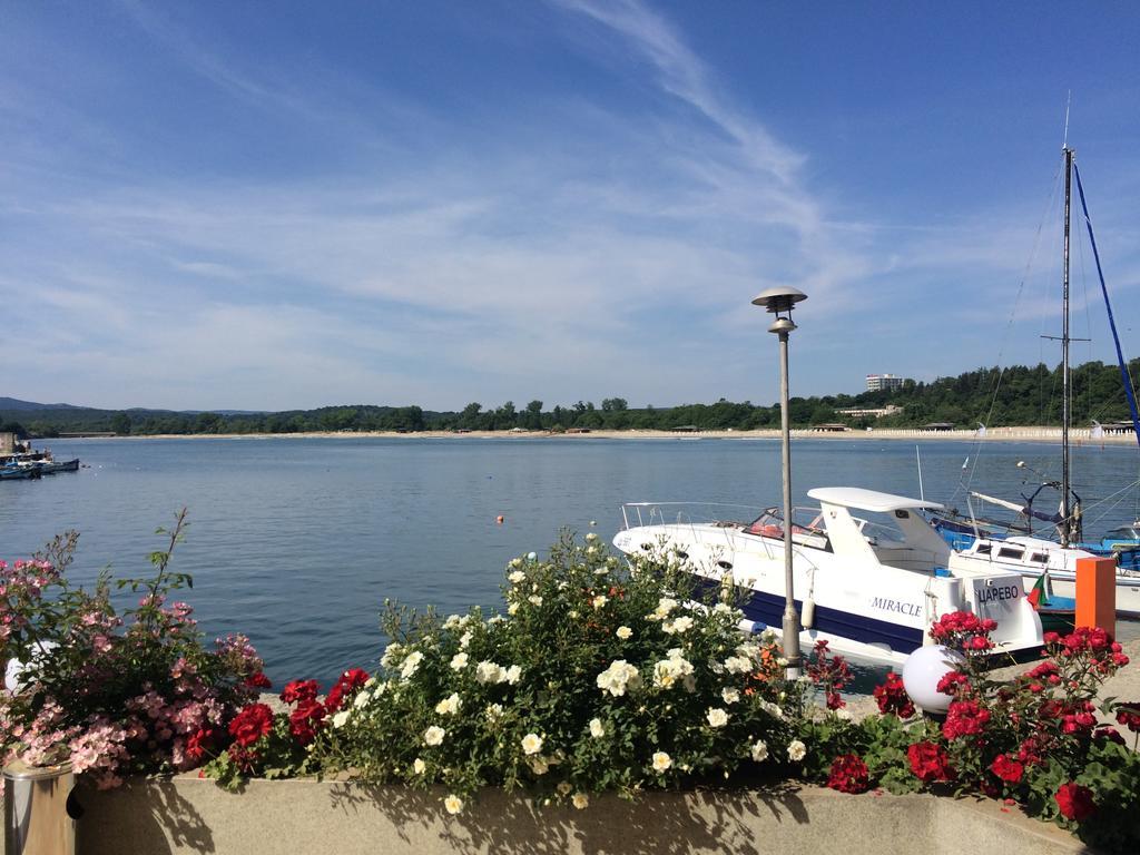 Hotel Marina Kiten  Extérieur photo