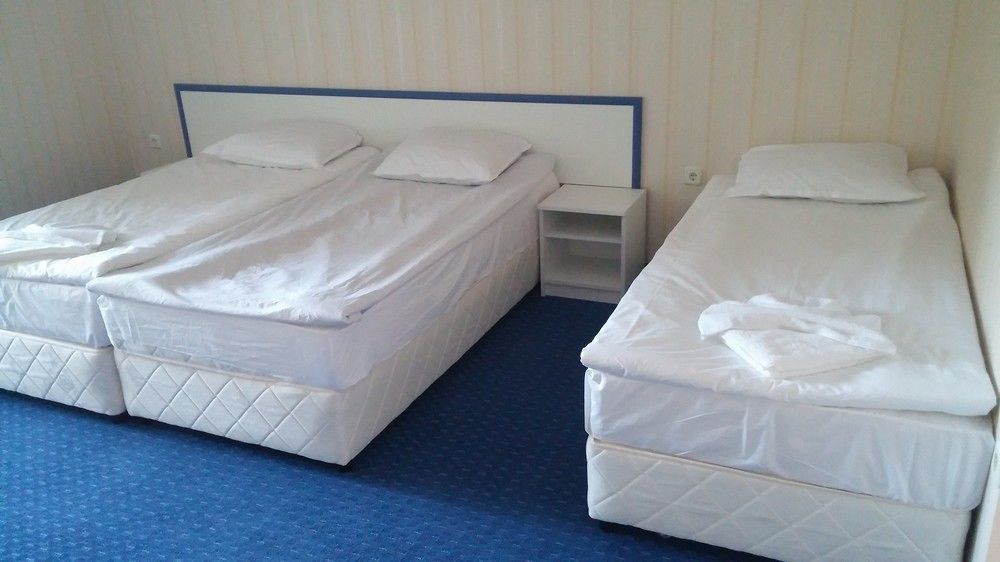 Hotel Marina Kiten  Extérieur photo