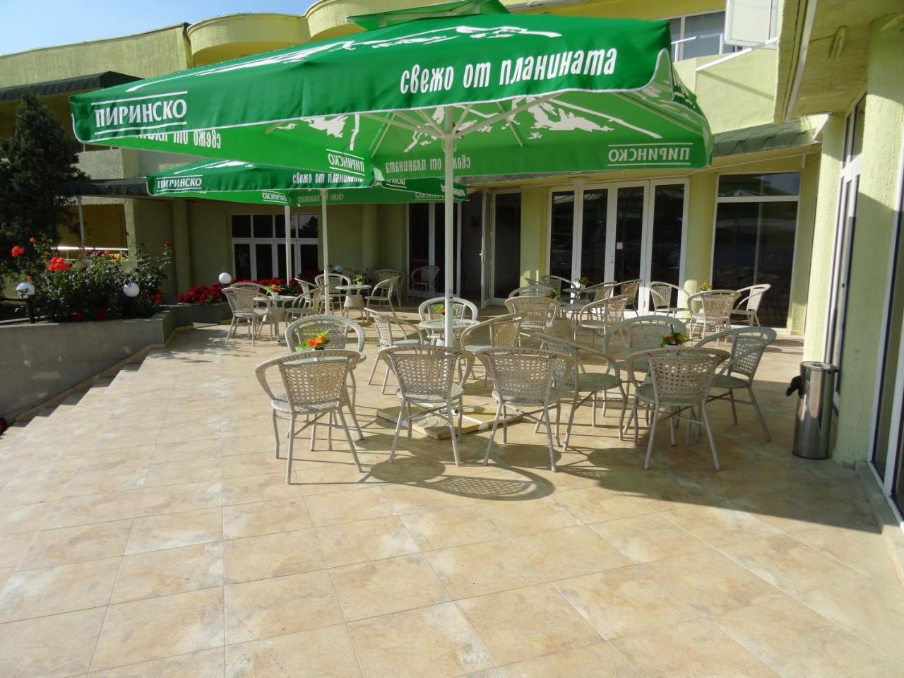 Hotel Marina Kiten  Extérieur photo