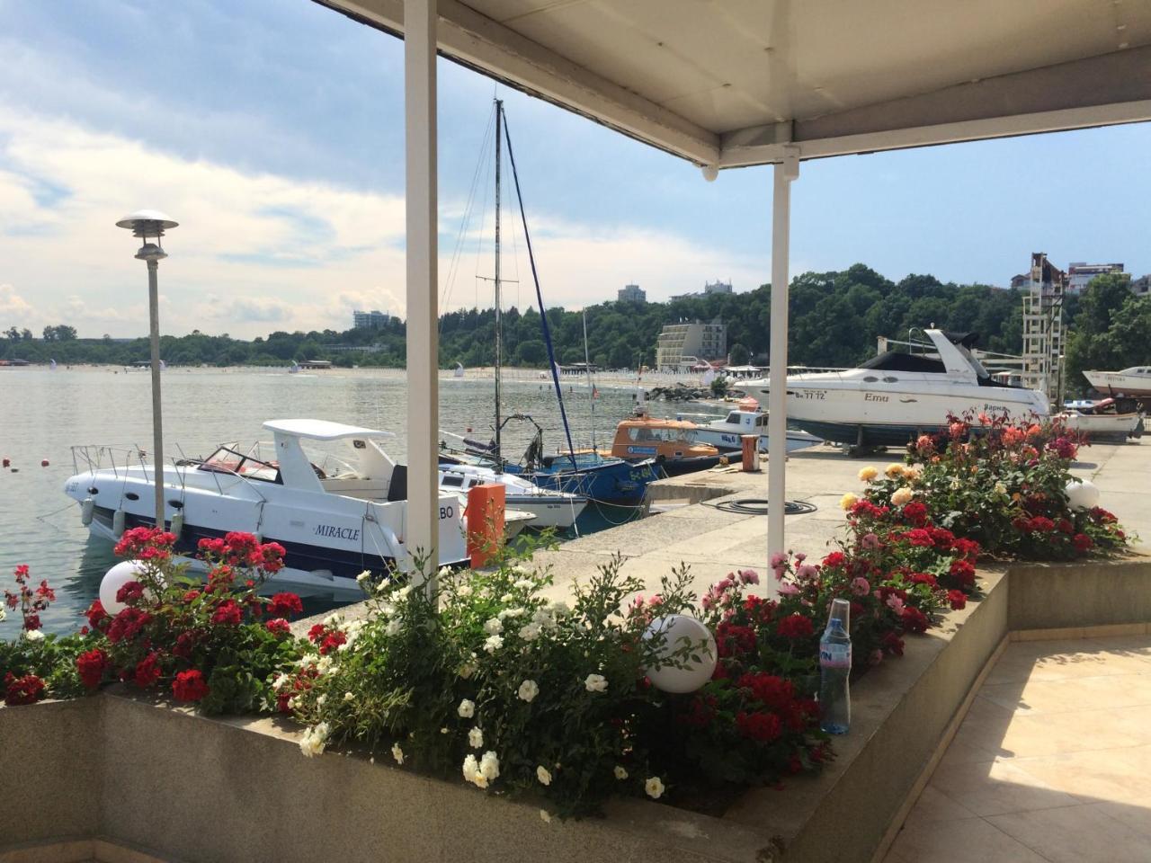 Hotel Marina Kiten  Extérieur photo