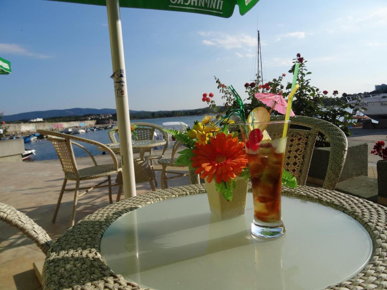Hotel Marina Kiten  Extérieur photo