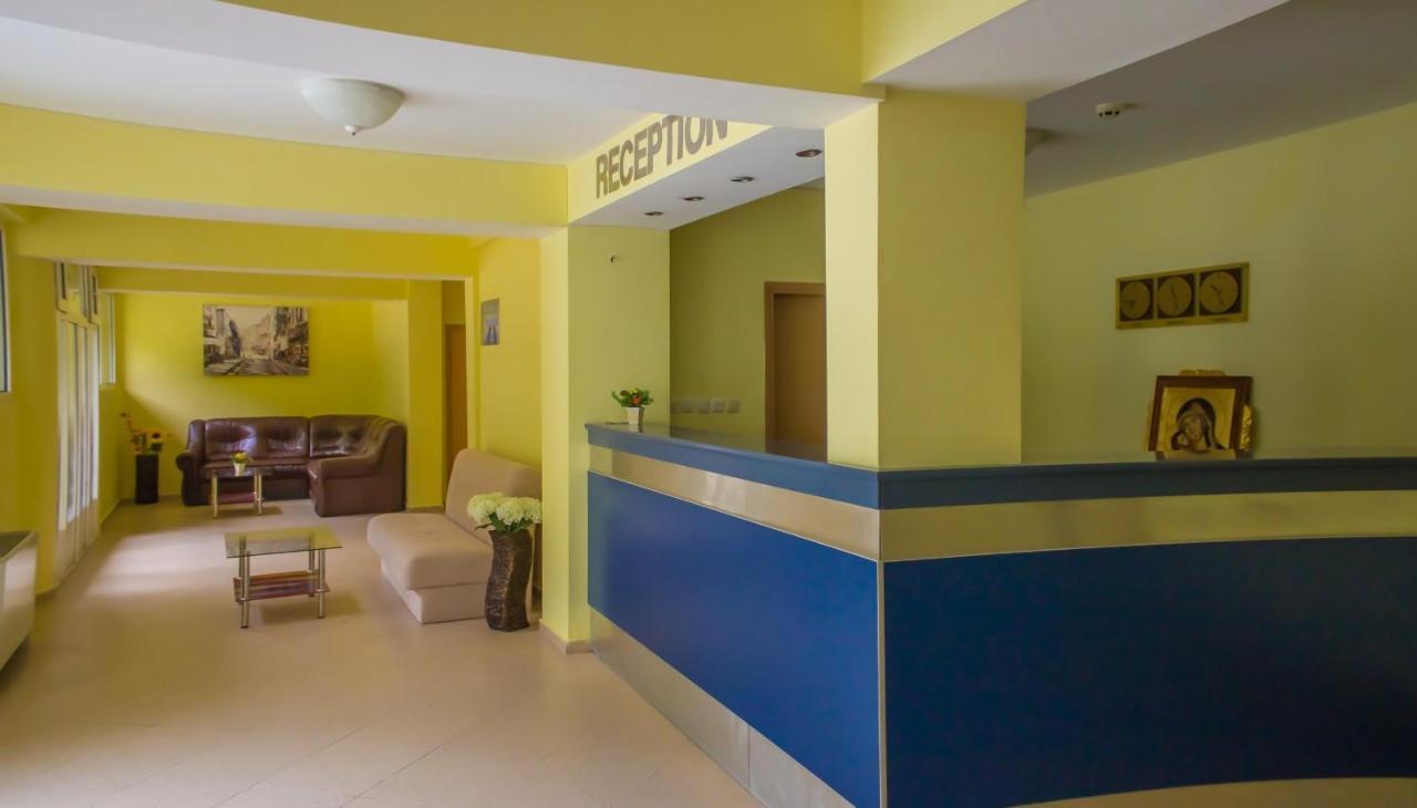 Hotel Marina Kiten  Extérieur photo