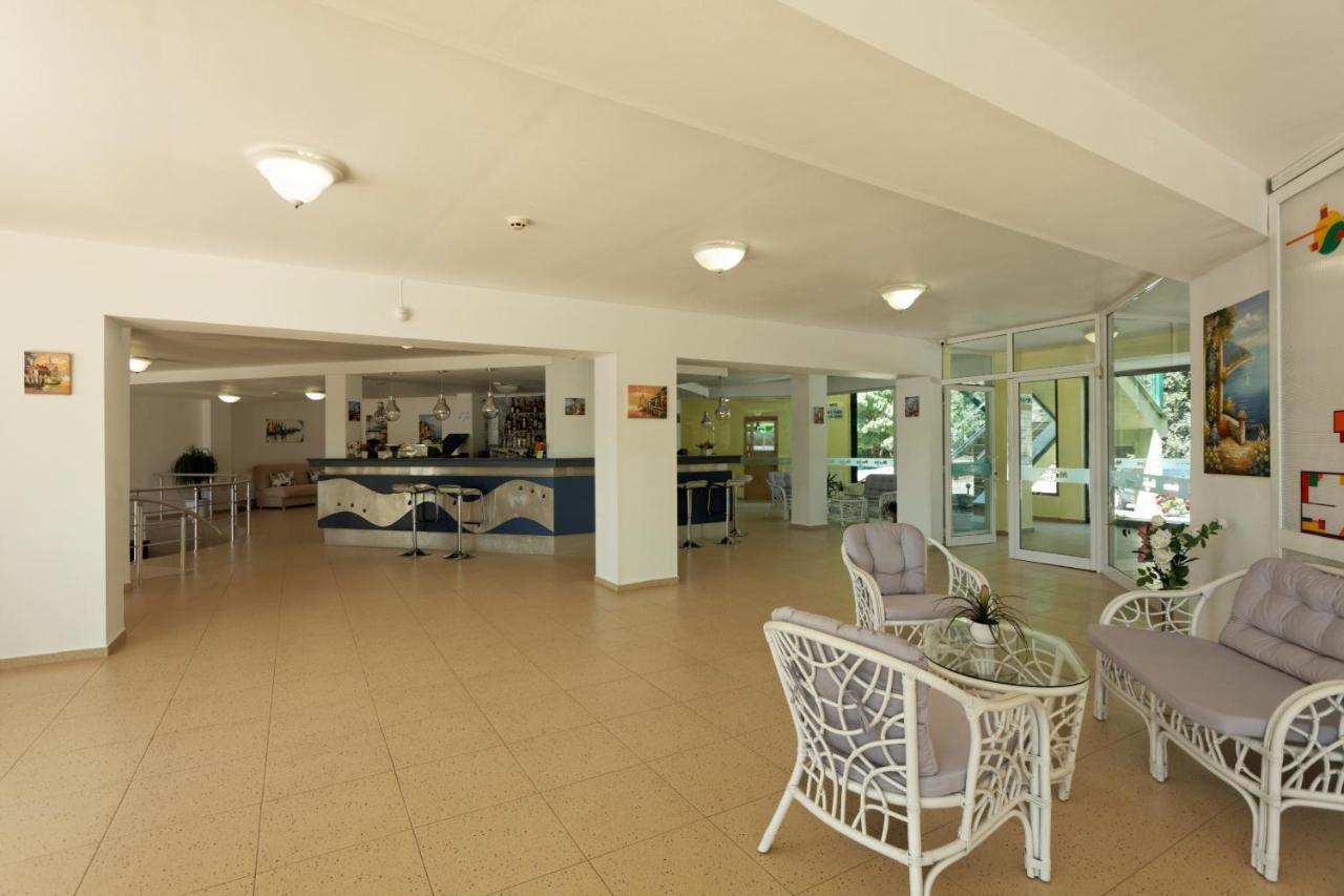 Hotel Marina Kiten  Extérieur photo