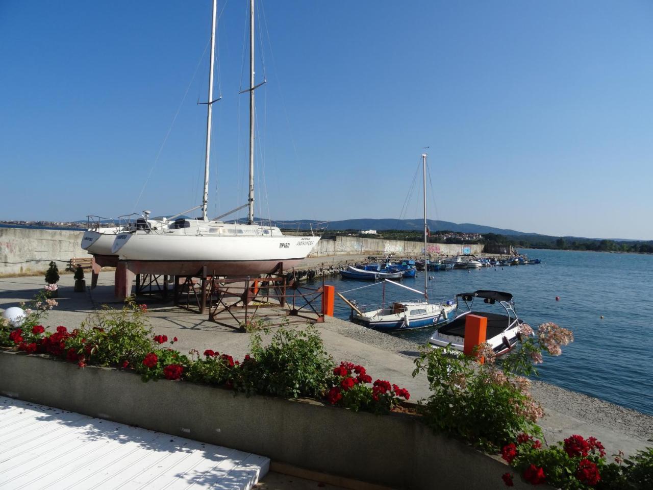 Hotel Marina Kiten  Extérieur photo