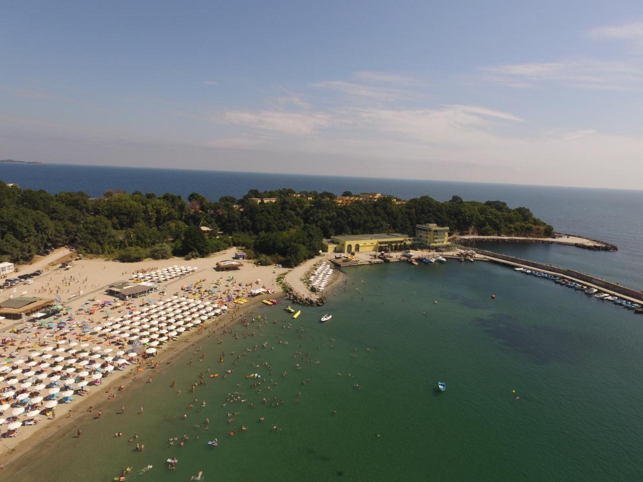 Hotel Marina Kiten  Extérieur photo