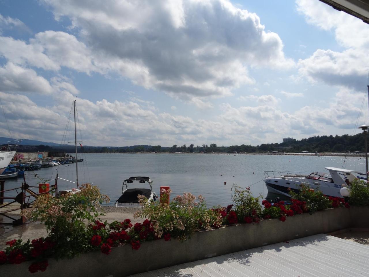 Hotel Marina Kiten  Extérieur photo